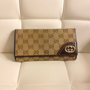 GUCCI WALLET *like new condition* women’s canvas